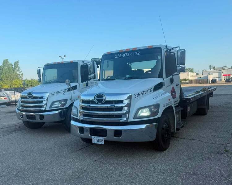 Heavy duty towing truck