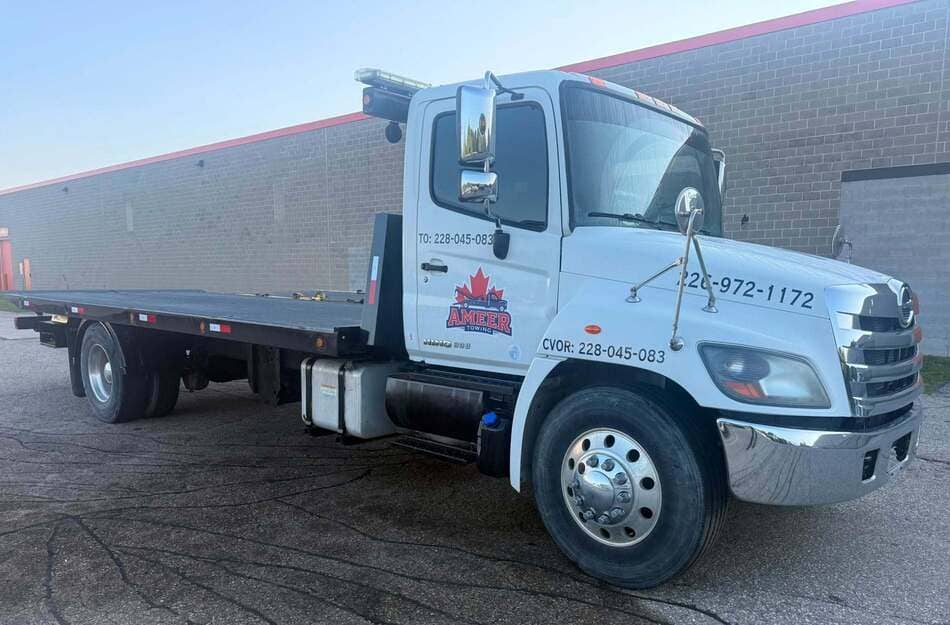 AMEER Towing 24/7 emergency towing service in Cambridge Ontario